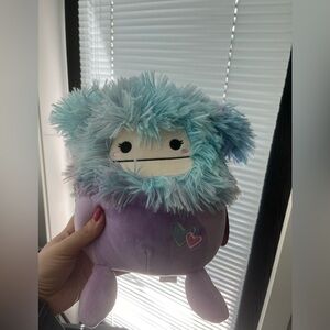 BNWT Eden Bigfoot Valentines squishmallow 8”
